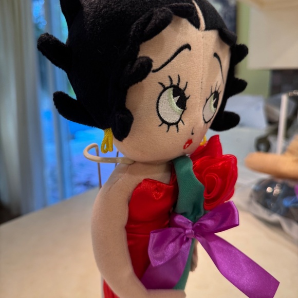 Betty Boop Rag Doll in Red Dress with Purple I love you Heart - Picture 6 of 8
